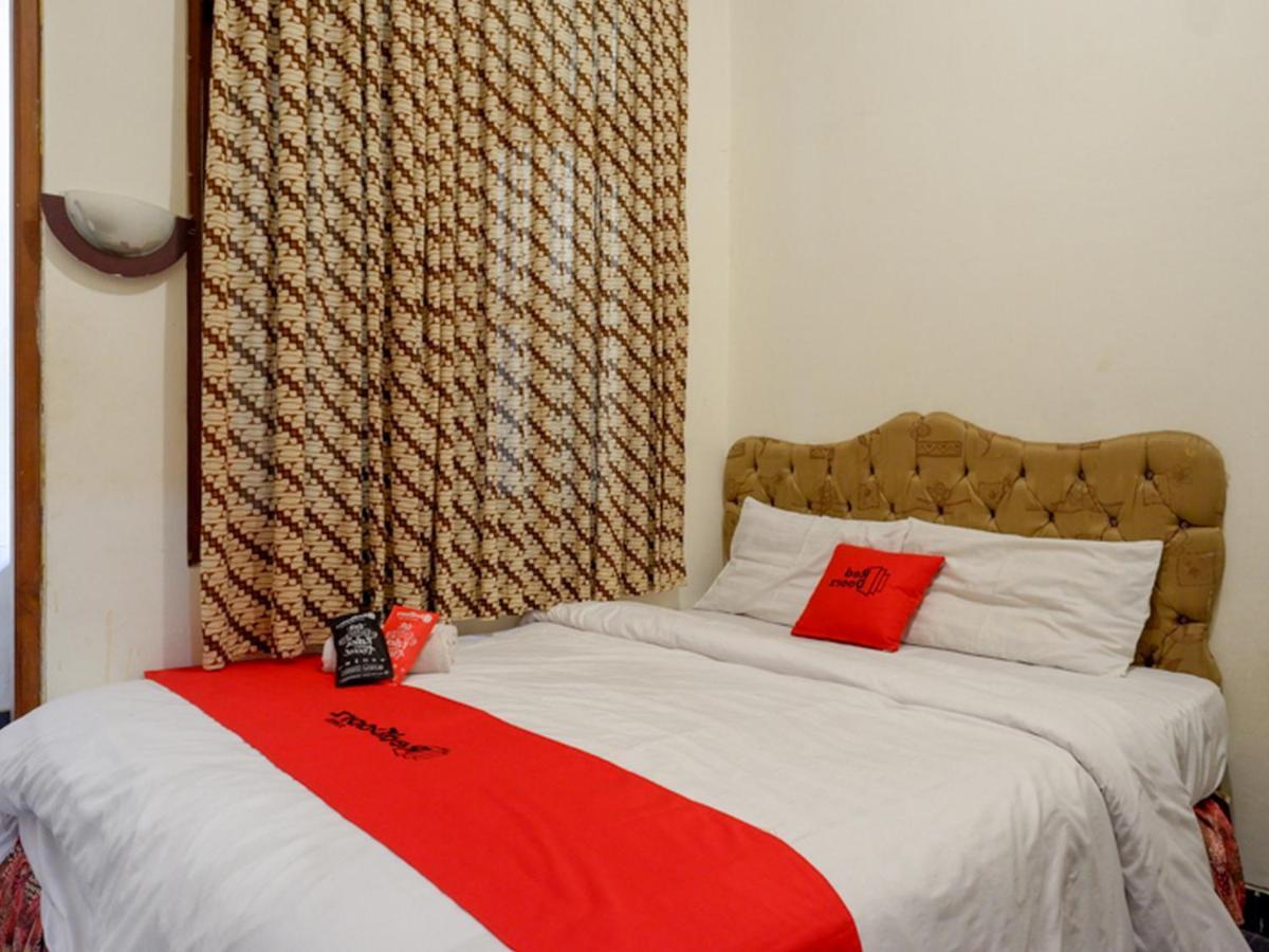 Hotel Reddoorz Near Tugu Yogyakarta Exterior foto