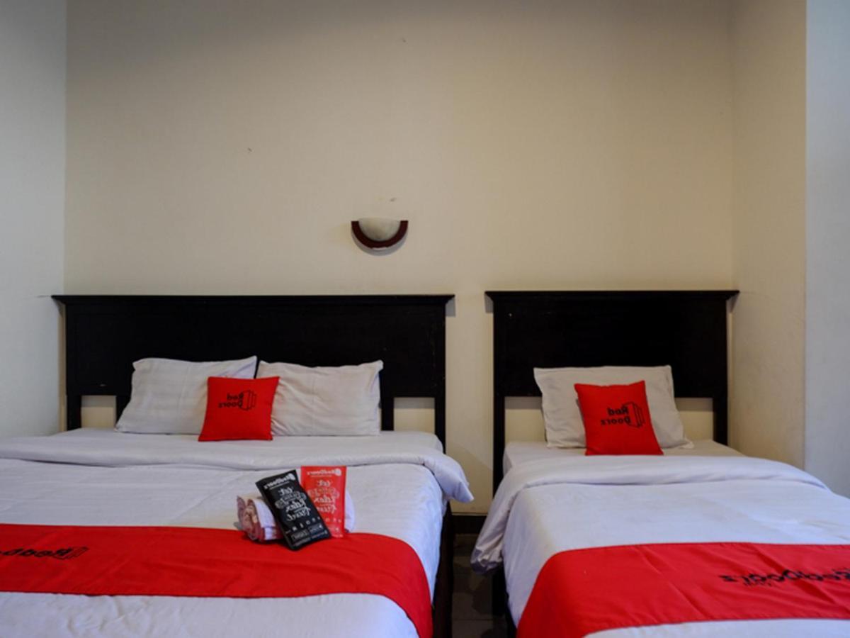 Hotel Reddoorz Near Tugu Yogyakarta Exterior foto