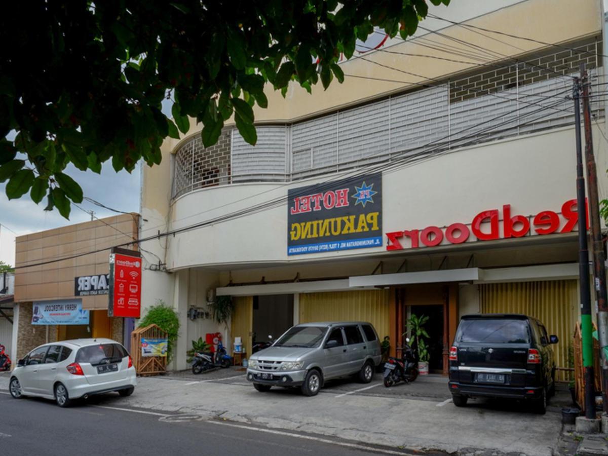 Hotel Reddoorz Near Tugu Yogyakarta Exterior foto