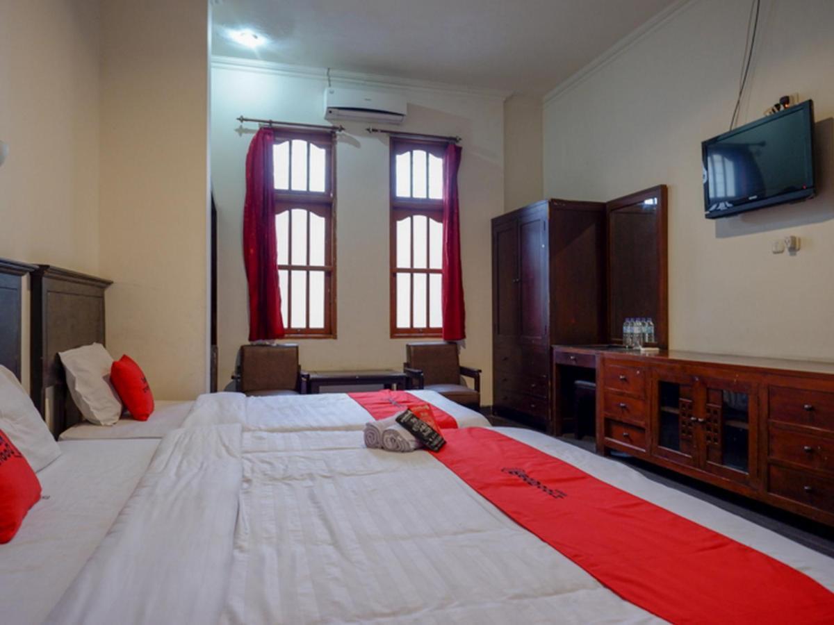Hotel Reddoorz Near Tugu Yogyakarta Exterior foto